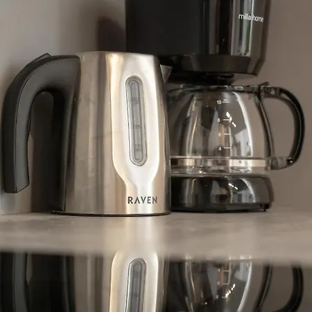 Trendy With Office Near Main Station By Renters Apartamento