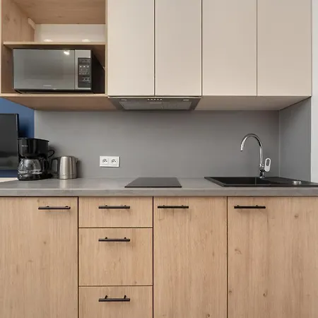 Trendy With Office Near Main Station By Renters 公寓