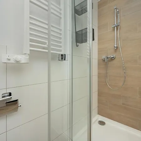 Apartamento Trendy With Office Near Main Station By Renters