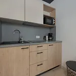 Trendy With Office Near Main Station By Renters *