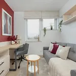 Trendy With Office Near Main Station By Renters Appartement *