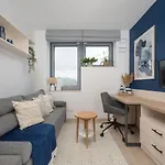 Trendy With Office Near Main Station By Renters *