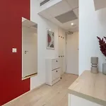 Trendy With Office Near Main Station By Renters *