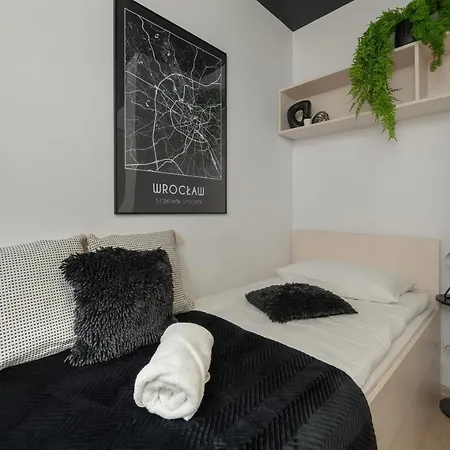 Trendy With Office Near Main Station By Renters