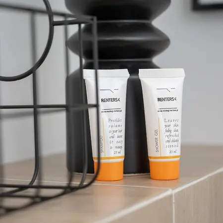 Trendy With Office Near Main Station By Renters דירה *