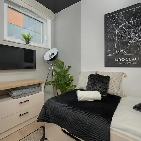 Apartment Trendy With Office Near Main Station By Renters Wroclaw