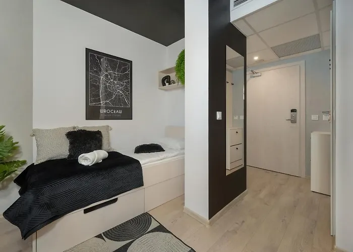 Trendy With Office Near Main Station By Renters * Wrocław