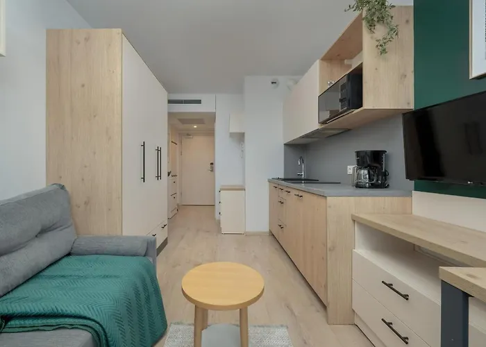 Trendy With Office Near Main Station By Renters Appartement