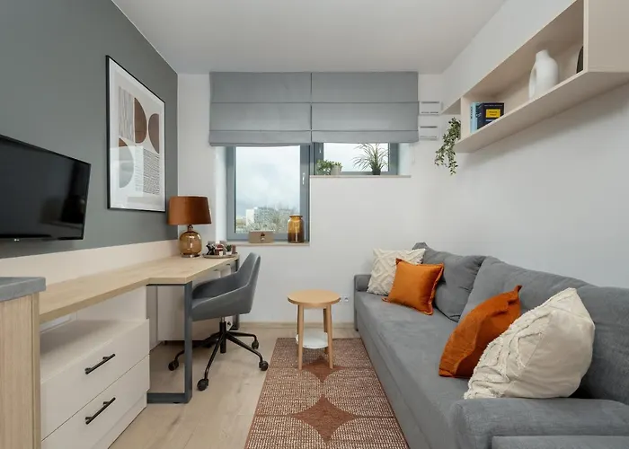 Trendy With Office Near Main Station By Renters