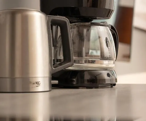 Trendy With Office Near Main Station By Renters Appartement *